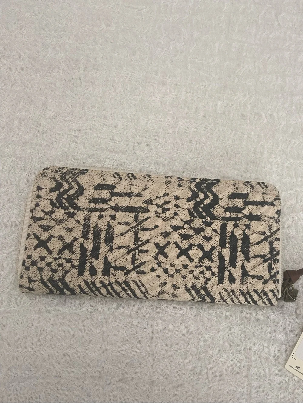 NWT BILLABONG PRINTED WALLET